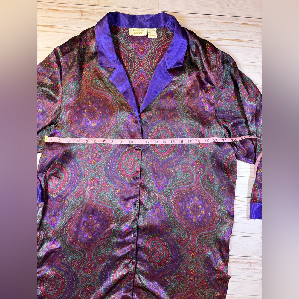 Vintage Gold Label Victoria’s Secret size LARGE buttoned silky purple nightgown - Picture 10 of 10